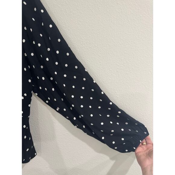 Wilfred black and white polka dot vneck blouse - Picture 4 of 6